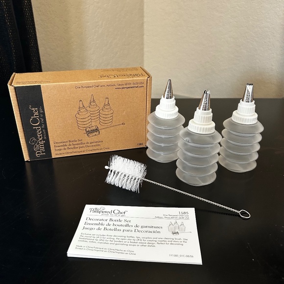 Pampered Chef decorator bottle Set ( 1585) NWT - Picture 1 of 4